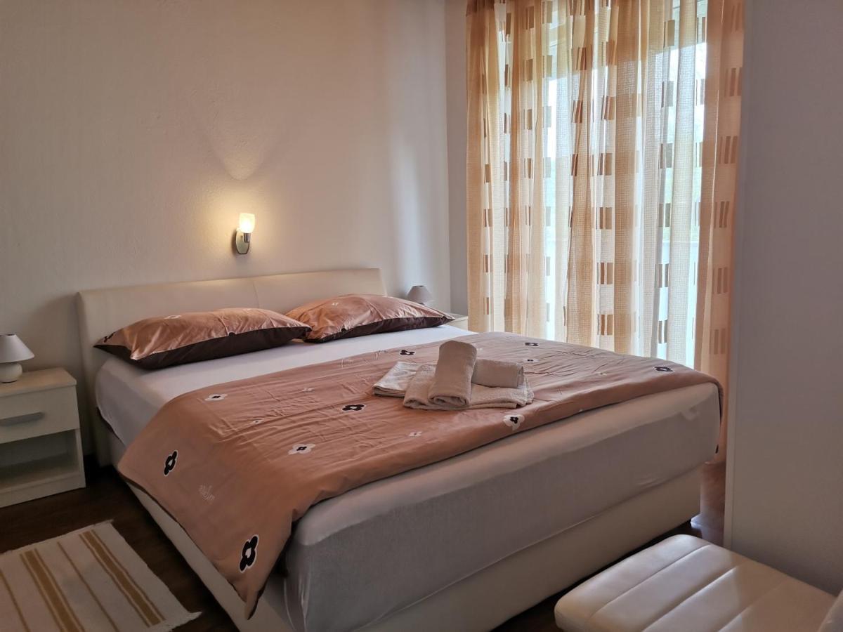 Apartments Dumencic Rab Mundanije Eksteriør bilde