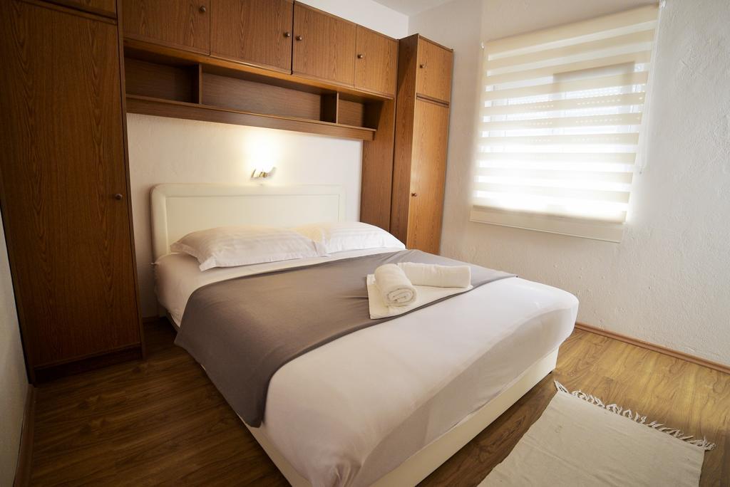 Apartments Dumencic Rab Mundanije Eksteriør bilde