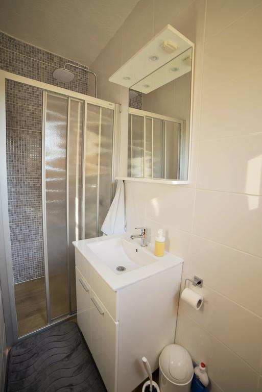 Apartments Dumencic Rab Mundanije Eksteriør bilde